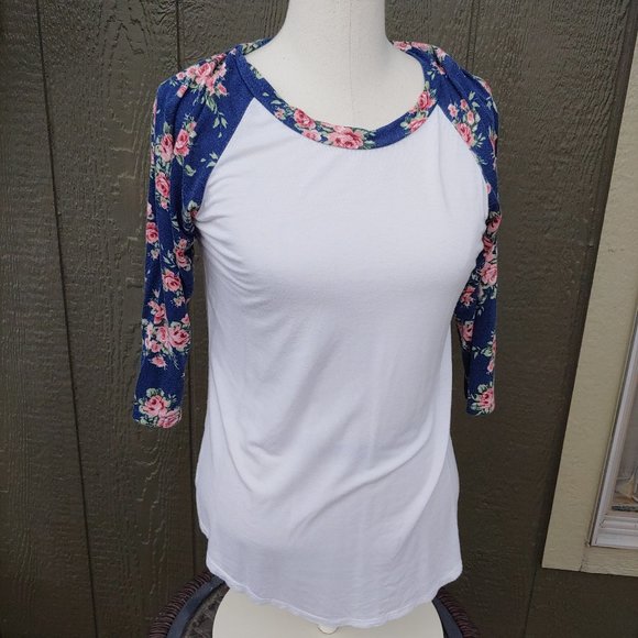 Chris & Carol soft boutique long sleeve size small - Picture 2 of 3